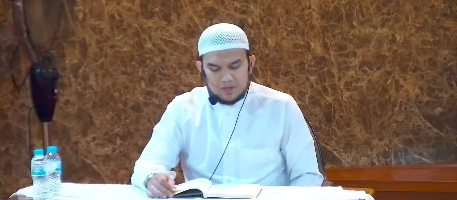 Kajian Subuh Al Muttaqin: Membaca Al-Qur'an Lebih Utama dari Tasbih dan Tahlil